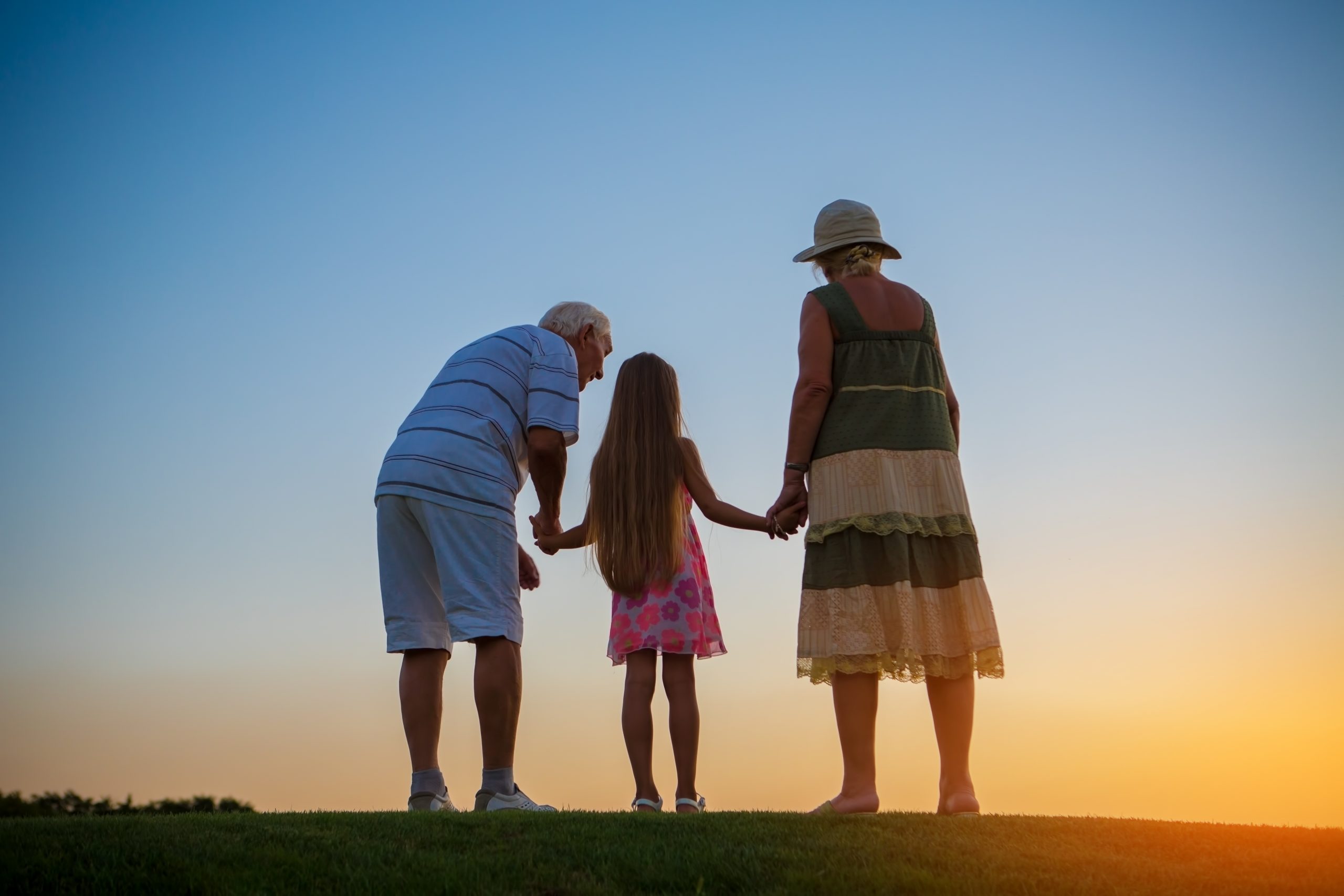 Grandpa always. Дети родители и внуки закат.